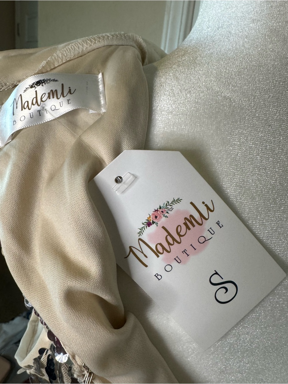 Mademli Boutique NWT Silver Sequin Mini Dress Size Small Nude Mesh Lining - Picture 9 of 9